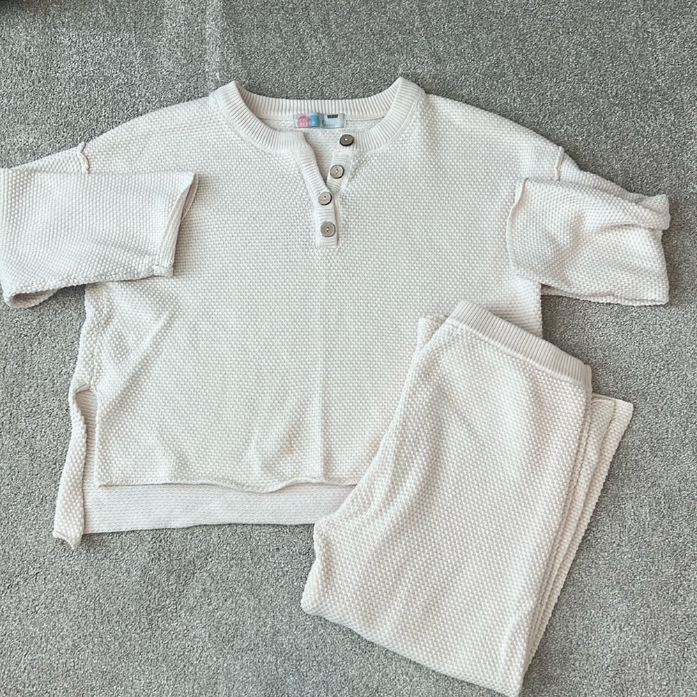 Free People Hailee Sweater Set (please see small stain at front on the photos)